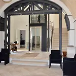 דירה Palazzo Della Torre 003 - Historical Modern בארי